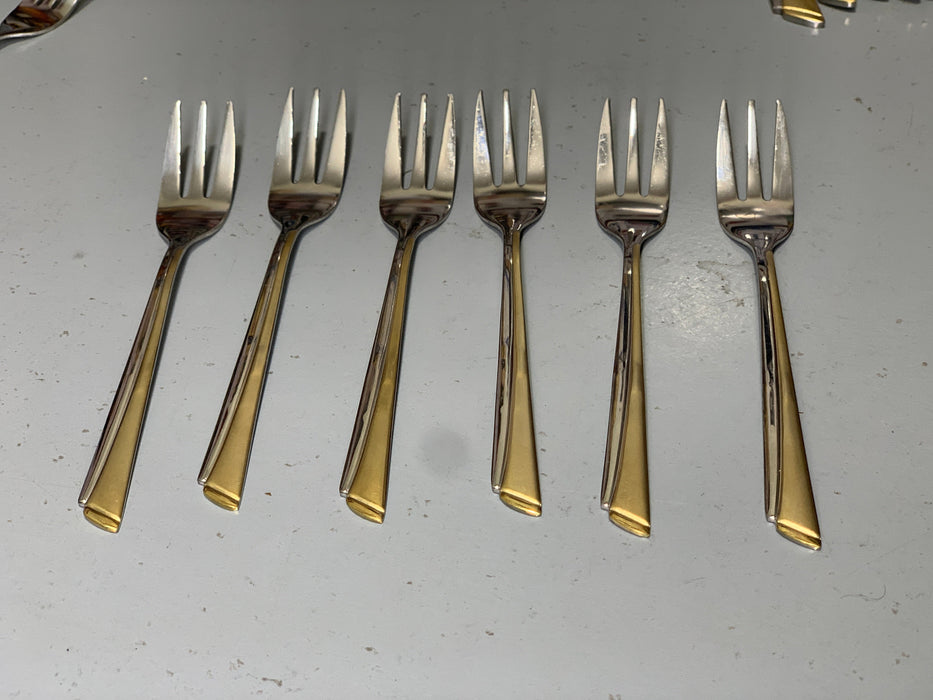 28 Pieces High Quality Cutlery Set For 6 Persons