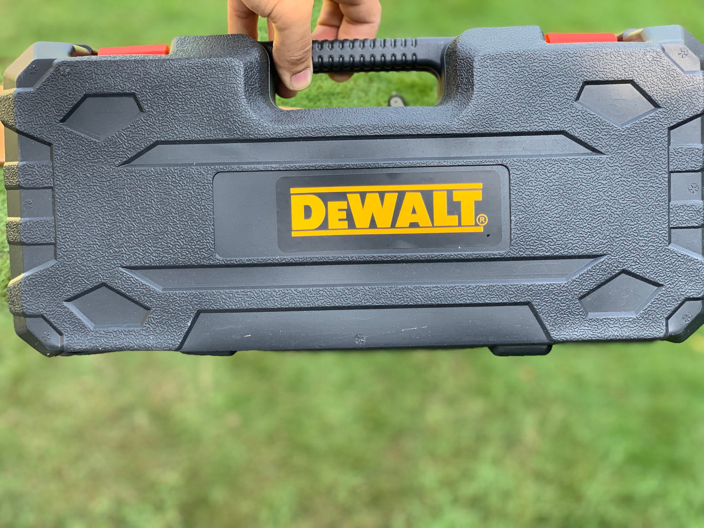 Dewalt 48V Rechargeable Chainsaw with TRI-LINK Bar and Chain