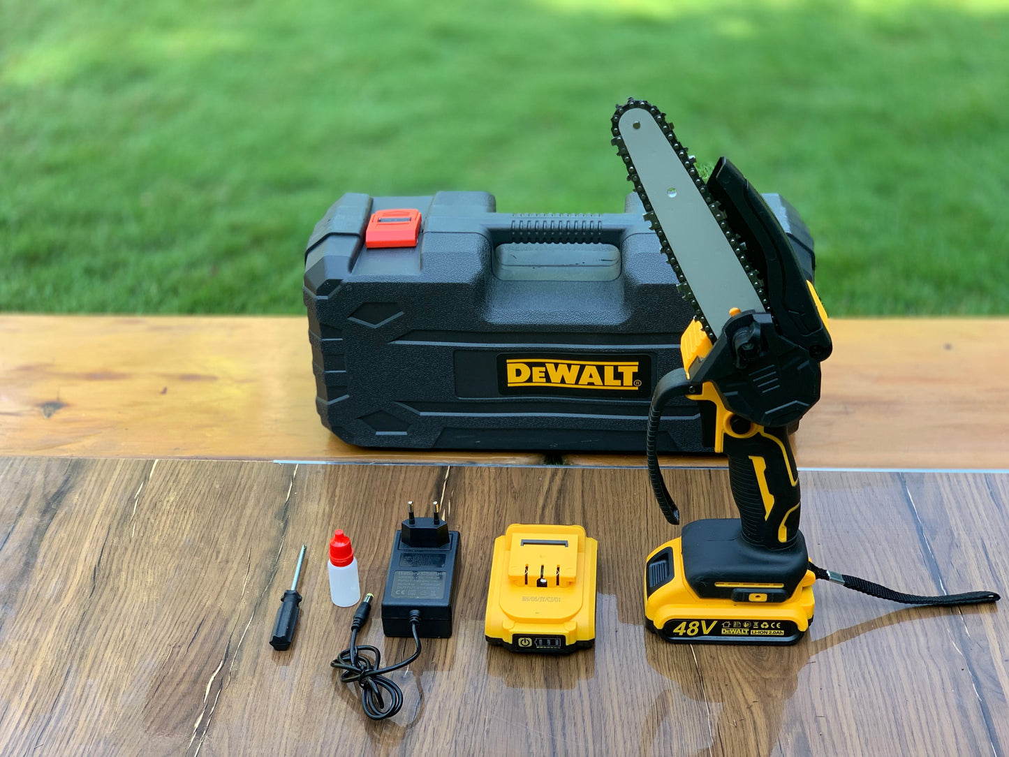 Dewalt 48V Rechargeable Chainsaw with TRI-LINK Bar and Chain